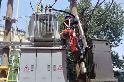 萊西供電公司對(duì)10千伏冷庫(kù)線變壓器進(jìn)行增容