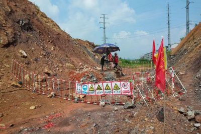 婁底供電公司35千伏大春線#007-#012遷改工程進行P9基礎開挖