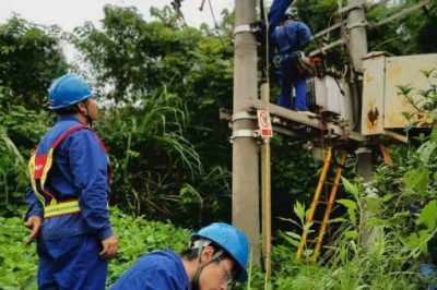 漢中供電公司排查轄區(qū)內(nèi)的變電站、輸電線路、供電設(shè)施