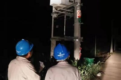 檢查變壓器高低壓樁頭，令克樁頭，高壓開關(guān)和導(dǎo)線連接處