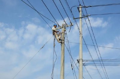 淮安淮陰劉老莊供電所：農(nóng)網(wǎng)升級改造，迎夏峰