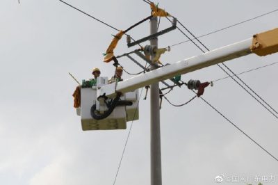 10千伏宋家線104號桿設(shè)備線夾發(fā)熱故障，無棣縣供電公司更換線路老舊零件