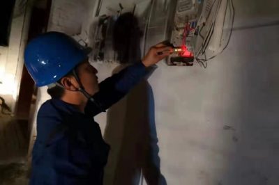 衡水市桃城區(qū)供電公司分組逐段線路、逐個電纜分接箱查找故障點