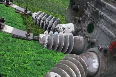 10千伏富燕線回路桿上兩臺柱上開關(guān)同時(shí)被雷電擊