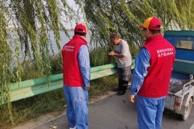 釣魚的時候選擇遠(yuǎn)離高壓線的地方 安全第一