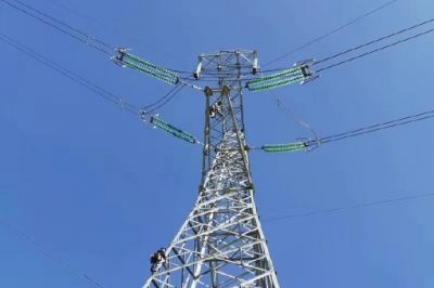 330千伏萸分牽Ⅱ線開(kāi)展停電檢修工作