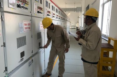 110千伏張甸變II段母線停役進行開關(guān)柜尺寸測量