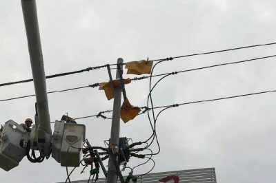 五蓮縣供電公司 直線(xiàn)桿塔改造為耐張桿塔