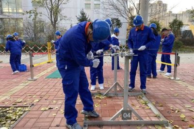 韓城市供電公司新員工在實(shí)訓(xùn)基地學(xué)習(xí)