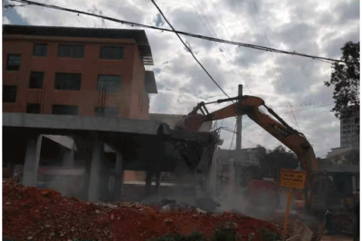 市政府：高壓線下建房，拆！