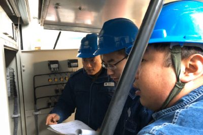 渭南供電公司開(kāi)展濾油機(jī)使用和故障排查培訓(xùn)
