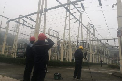 無人機(jī)對(duì)110千伏小南海變電站設(shè)備進(jìn)行巡視