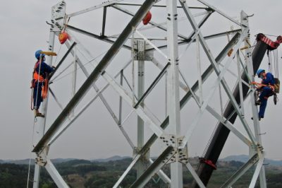 800千伏雅江線湖南段鐵塔組立首基試點(diǎn)順利實(shí)施