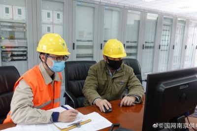 220千伏曉莊變進行副母線刀閘檢修工作