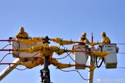 帶電作業(yè)對(duì)10千伏桿柱上開(kāi)關(guān)進(jìn)行更換