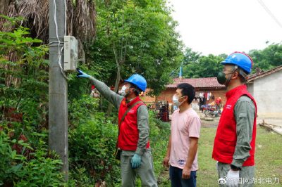 小龍蝦很“嬌氣”，“電保姆”一起來(lái)照顧