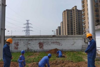 110kV線路工程內(nèi)進行設備基礎開挖施工