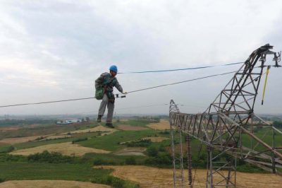 導地線上為什么有這多小錘？
