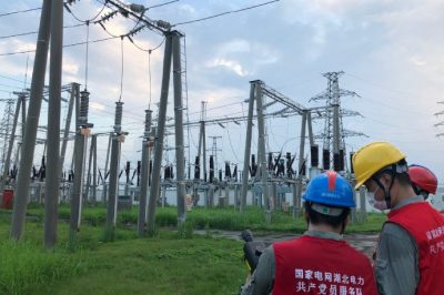 變電“拍了拍”，輸電出動“激光炮”