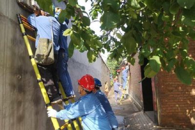 深入鄉(xiāng)村主動服務(wù)，保障夏季安全供電