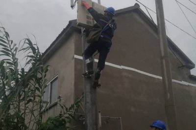 針對(duì)轄區(qū)內(nèi)漁民村、鄉(xiāng)政府小區(qū)臺(tái)區(qū)和沿河渠線路的桿塔進(jìn)行巡視