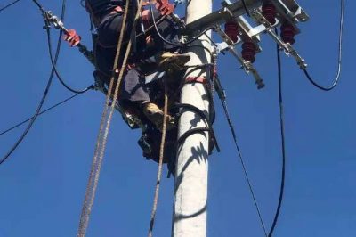 對10千伏創(chuàng)業(yè)線0453路夏家莊村進行“煤改電”改造工程