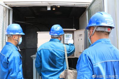 國網(wǎng)東阿縣供電公司重點(diǎn)巡視配電室、開閉所配備的排水泵、發(fā)電機(jī)等設(shè)備