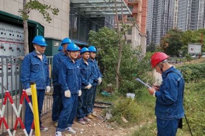 退休干部管理中心進(jìn)行試驗(yàn)及供電工作