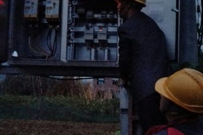 在10千伏大梅線雙宅#4變、梅樹周堂院臺區(qū)進(jìn)行用電安全檢查