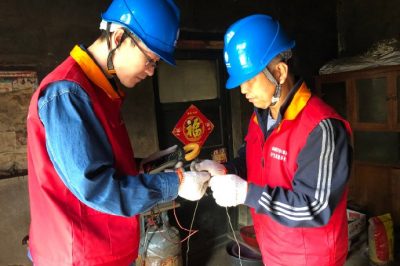 優(yōu)化服務(wù)在基層，“上門服務(wù)”送溫暖。