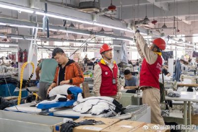 其檢查線路設(shè)備，確保訂單及時(shí)生產(chǎn)和銷售