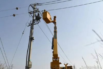 開展10千伏李春大道線帶電作業(yè)