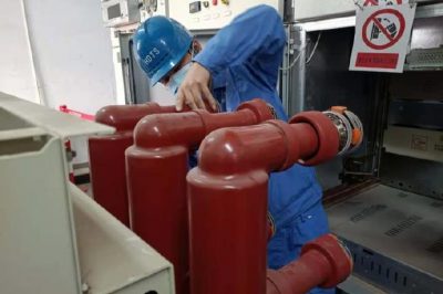 在110千伏富村站835開關安裝在線測溫裝置