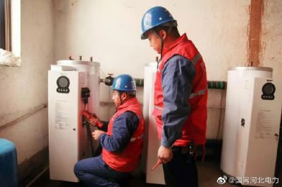 到西曲堤小學(xué)對(duì)電鍋爐等采暖設(shè)備進(jìn)行全面檢查