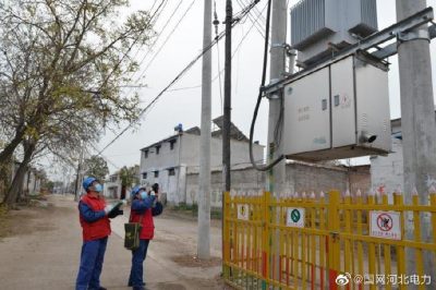 對宋曹鎮(zhèn)西崗?fù)舸宓木€路、配變等進行紅外測溫和“拉網(wǎng)式”排查