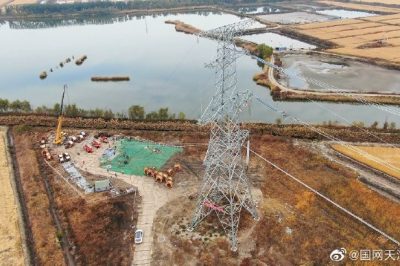 渠陽-蘆臺500千伏線路工程進(jìn)行放線作業(yè)