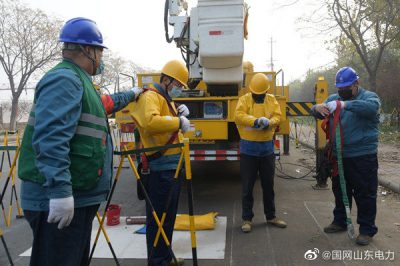 10千伏坡李線帶電更換隔離開關作業(yè)