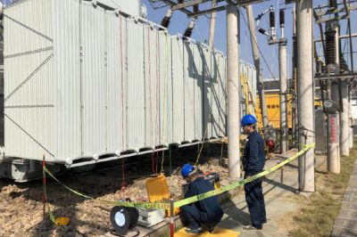 在220千伏江灣變1號(hào)變壓器試驗(yàn)中應(yīng)用自主研發(fā)的輔助裝置“線管家”