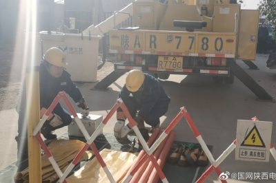 在10千伏線路183零口線肖家分支18號(hào)桿帶電拆除舊跌落式熔斷器1組