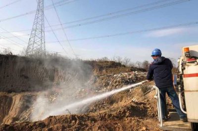 陜西送變電公司特高壓跨區(qū)運檢分公司吉泉運檢站在開展防火特巡