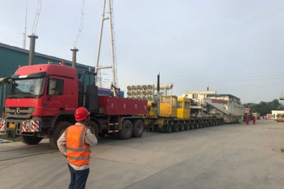 鄱陽湖±800千伏換流站28臺(tái)換流變?nèi)窟\(yùn)輸?shù)轿? title=